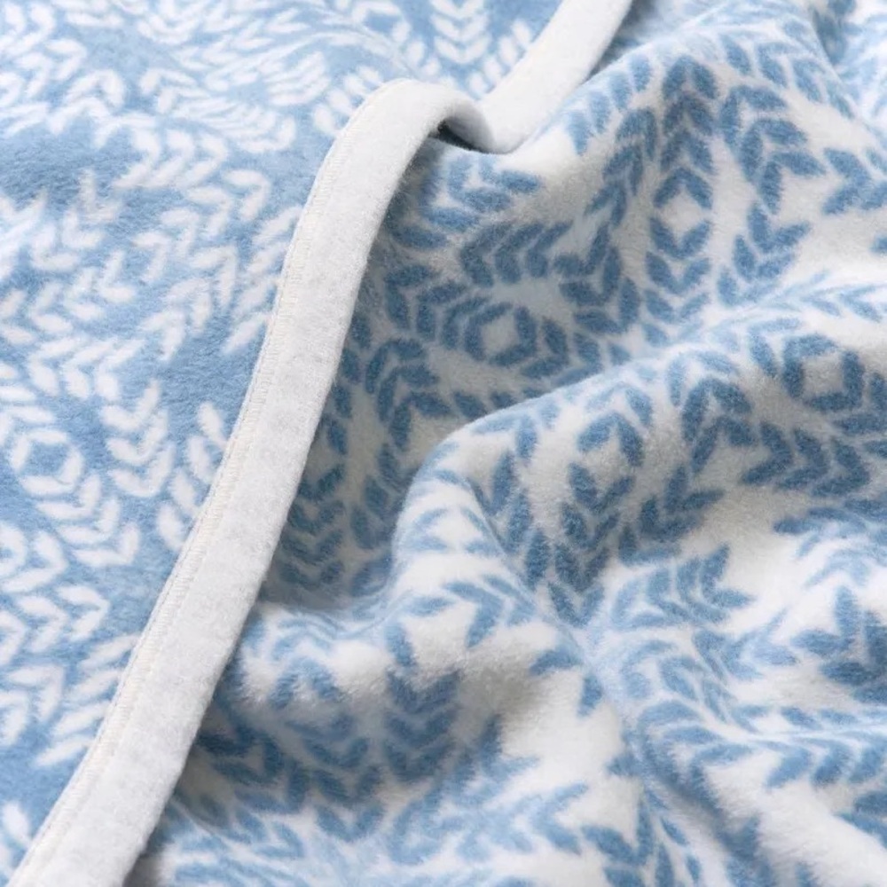 ChappyWrap Blanket in Nordic Frost Blue - Picture 3 of 4